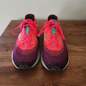 Women's size 7.5 Brooks Sneaker